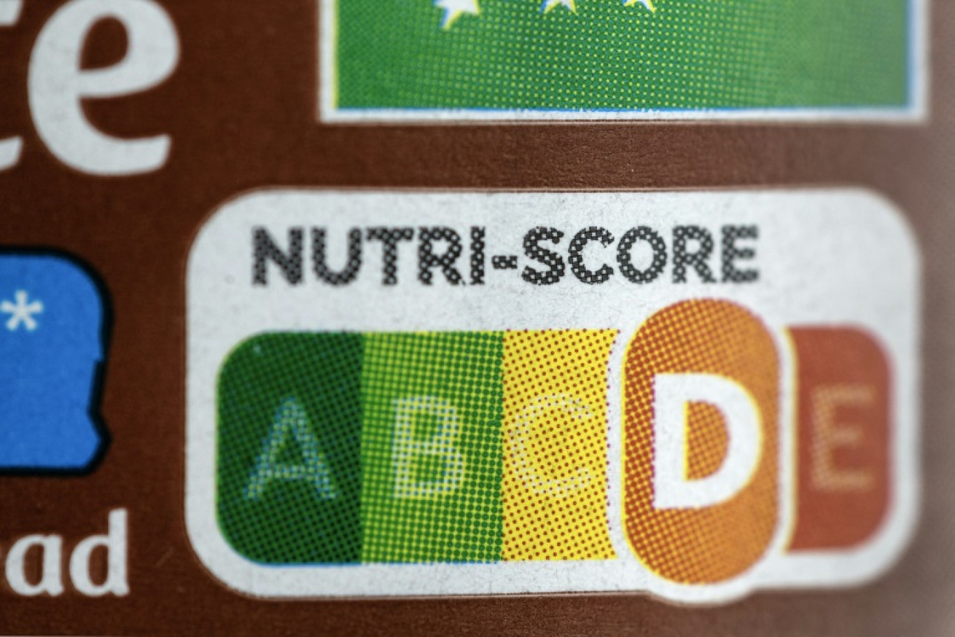 Le gouvernement, qui temporise dans la mise en place d'une nouvelle version de l'étiquetage nutritionnel Nutri-Score, devrait "suivre les recommandations scientifiques au lieu de n'écouter que les intérêts privés" des agro-industriels, selon l'association de consommateurs Foodwatch © FRED TANNEAU