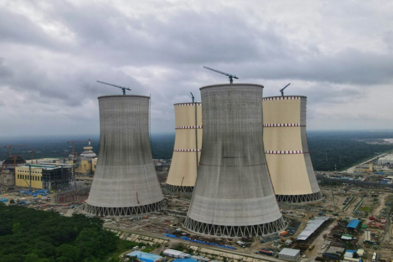 Photographie aérienne, prise le 4 octobre 2023 de la centrale nucléaire de Rooppur au Bangladesh © Abdul GONI