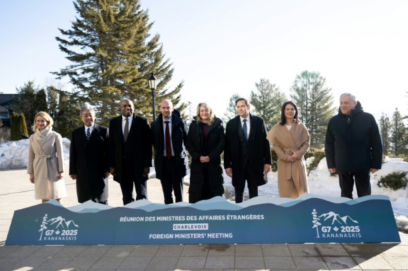 Photo de groupe des ministres des affaires étrangères des pays du G7, le 13 mars 2025 à La Malbaie, au Québec © SAUL LOEB