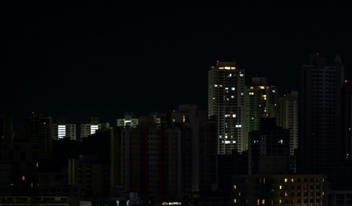 La ville de Panama pendant un black-out nocturne, le 16 mars 2025 © MARTIN BERNETTI