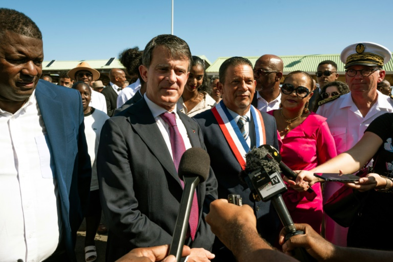 Le ministre des Outre-mer, Manuel Valls, en Guadeloupe, le 17 mars 2025 © Carla Bernhardt