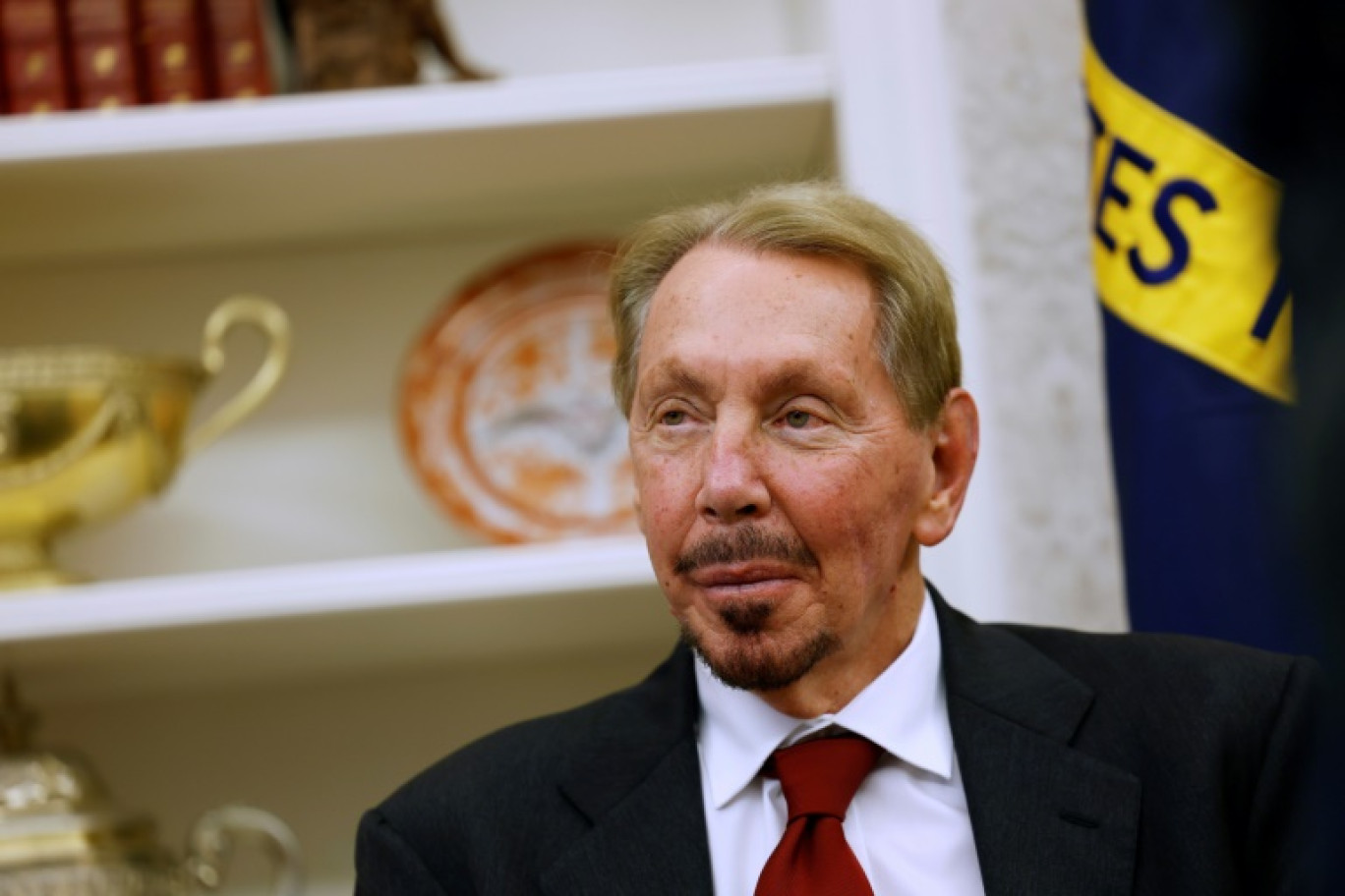 Le président du groupe américain Oracle Larry Ellison, dans le bureau ovale à la maison Blanche le 3 février 2025 © Anna Moneymaker