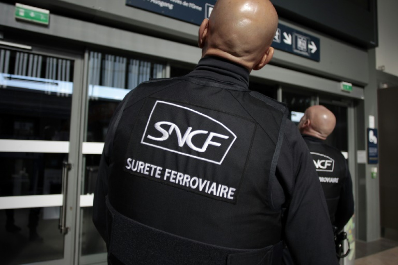 Des agents de la Sureté Ferroviaire de la SNCF à la gare de Caen le 21 octobre 2014 © -