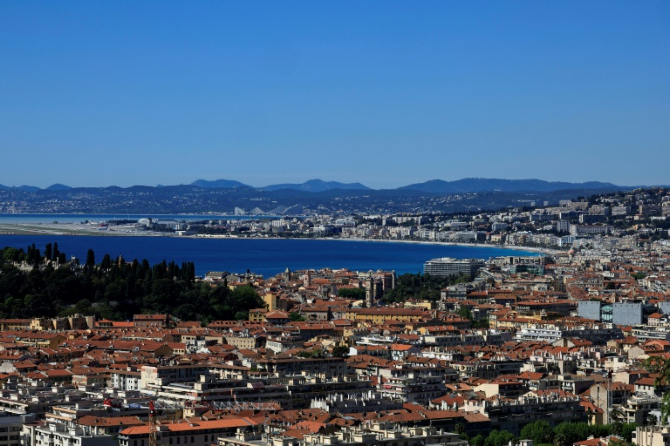 La "baie des anges" à Nice, le 19 avril 2024 © Valery HACHE