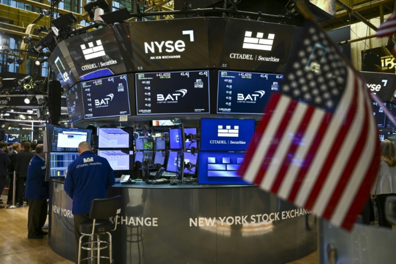 Traders sur le parquet du New York Stock Exchange (NYSE) le 17 mars 2025. © ANGELA WEISS