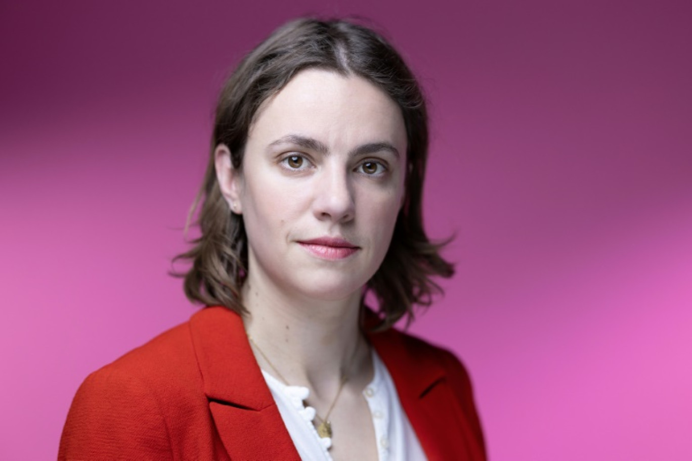 Marion Waller, candidate à la primaire socialiste pour les municipales de Paris en 2026, pose pour l'AFP à Paris le 19 mars 2025 © JOEL SAGET