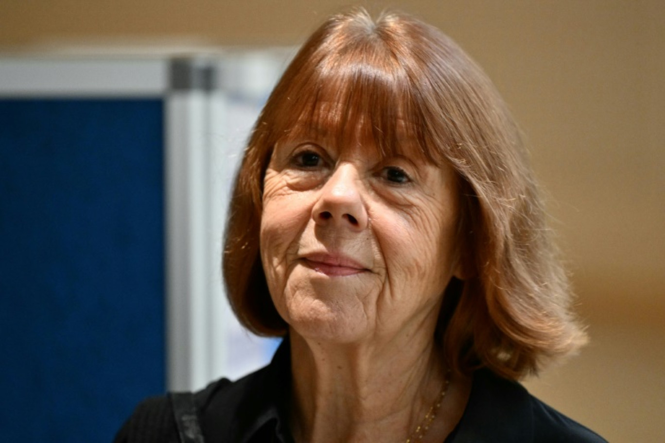 Gisèle Pelicot arrive au tribunal d'Avignon pour le procès de son ex-mari accusé de l'avoir droguée pour la faire violer par des inconnus , le 13 décembre 2024 © Christophe SIMON