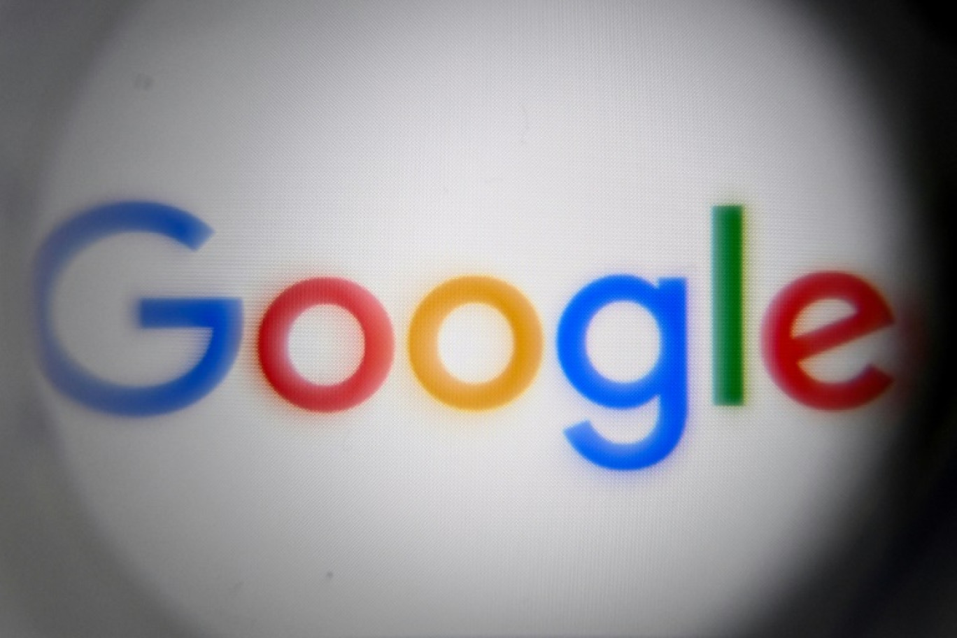 Google gagnerait toujours autant de revenus publicitaires s'il n'affichait plus de contenus de presse dans ses résultats, même si son moteur de recherche serait un peu moins consulté, selon un test © Kirill KUDRYAVTSEV
