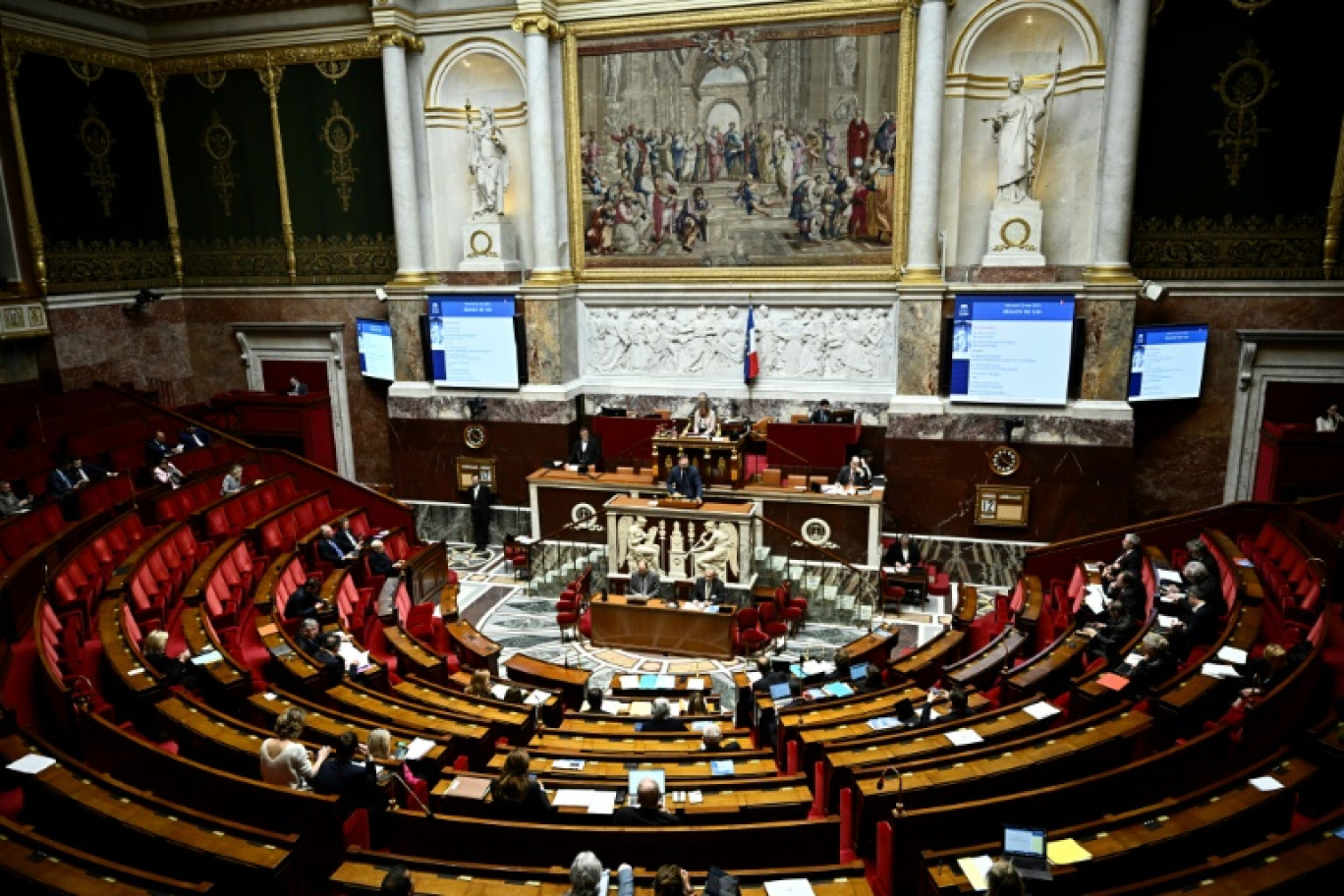 Les députés ont adopté mercredi en commission une proposition de loi transpartisane visant à modifier la définition pénale du viol pour y intégrer la notion de consentement © JULIEN DE ROSA