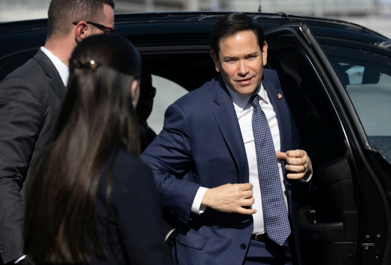Le secrétaire d'Etat américain Marco Rubio (g) et le Premier ministre de la Jamaïque Andrew Holness lors d'une conférence de presse, à Kingston le 26 mars 2025 © Nathan Howard