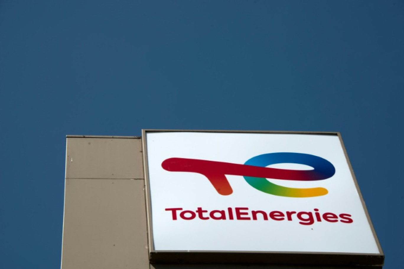 Logo du groupe pétrogazier français TotalEnergies à Berlin, le 29 avril 2022 © Astrid VELLGUTH