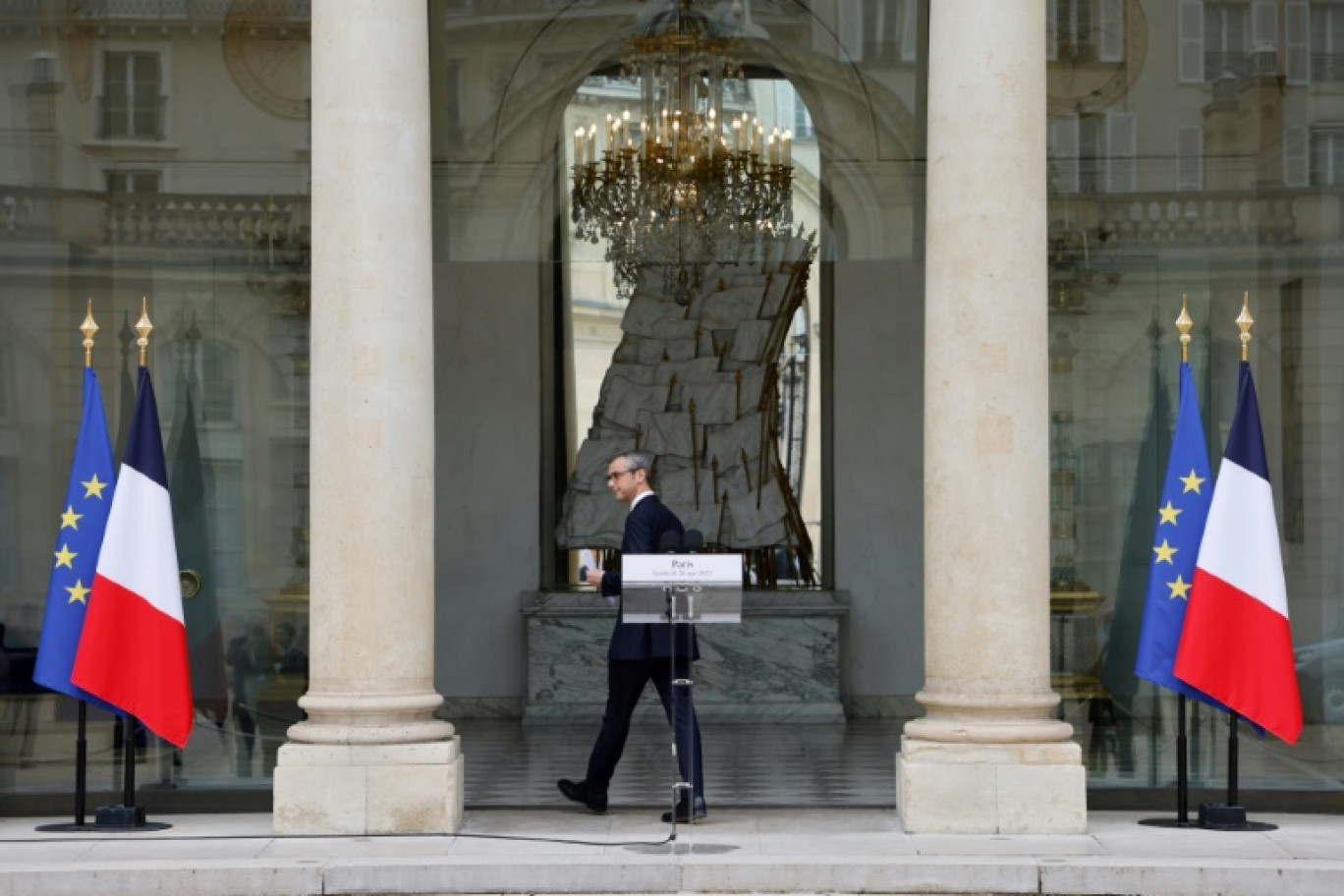 Le secrétaire général de l'Élysée, Alexis Kohler, quitte le palais de l'Élysée à Paris après avoir annoncé les nominations pour un remaniement gouvernemental, le 20 mai 2022 © Ludovic MARIN
