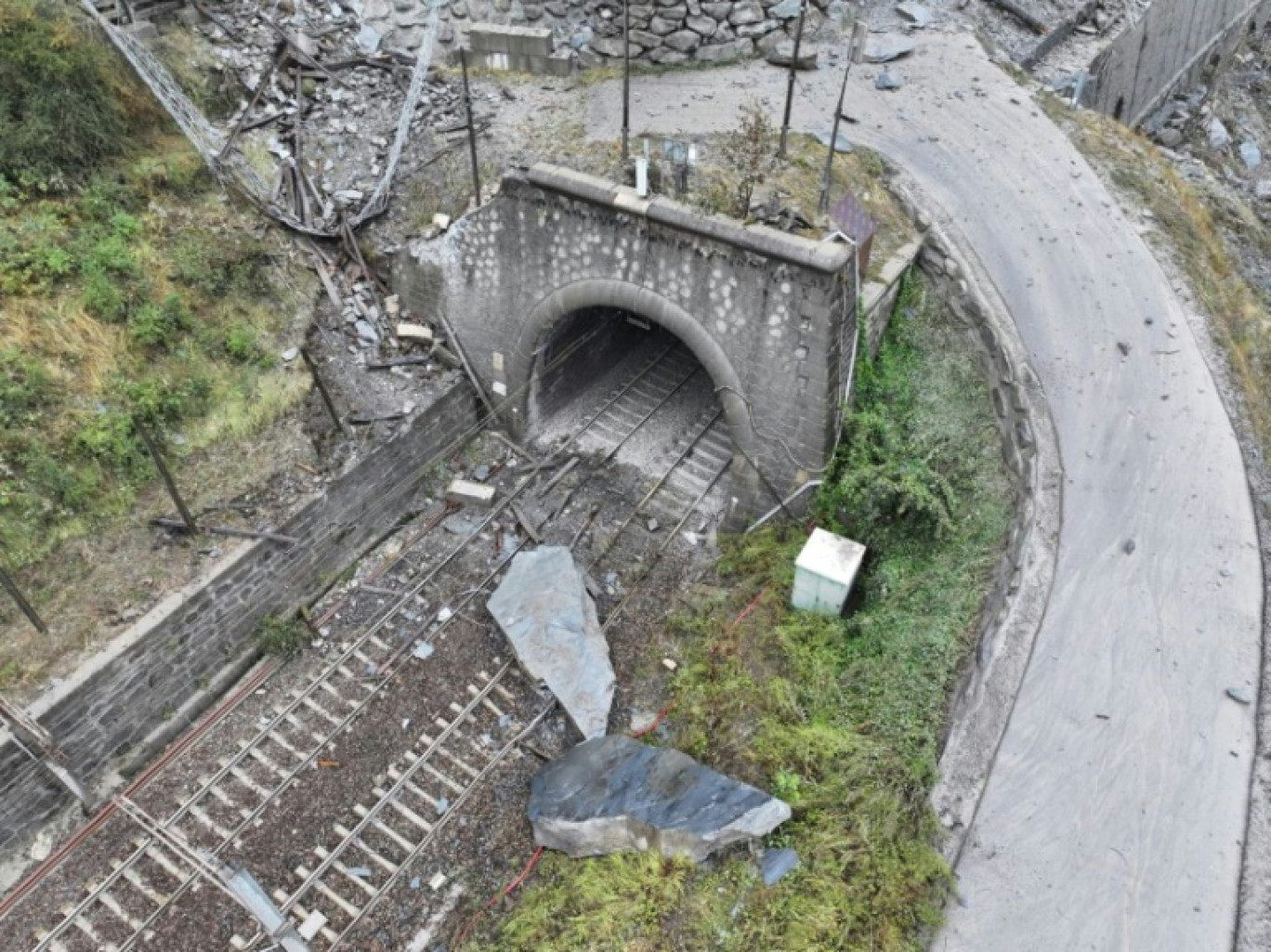 La voie ferrée de la Maurienne le 1er septembre 2023, quelques jours après l'éboulement. © Handout