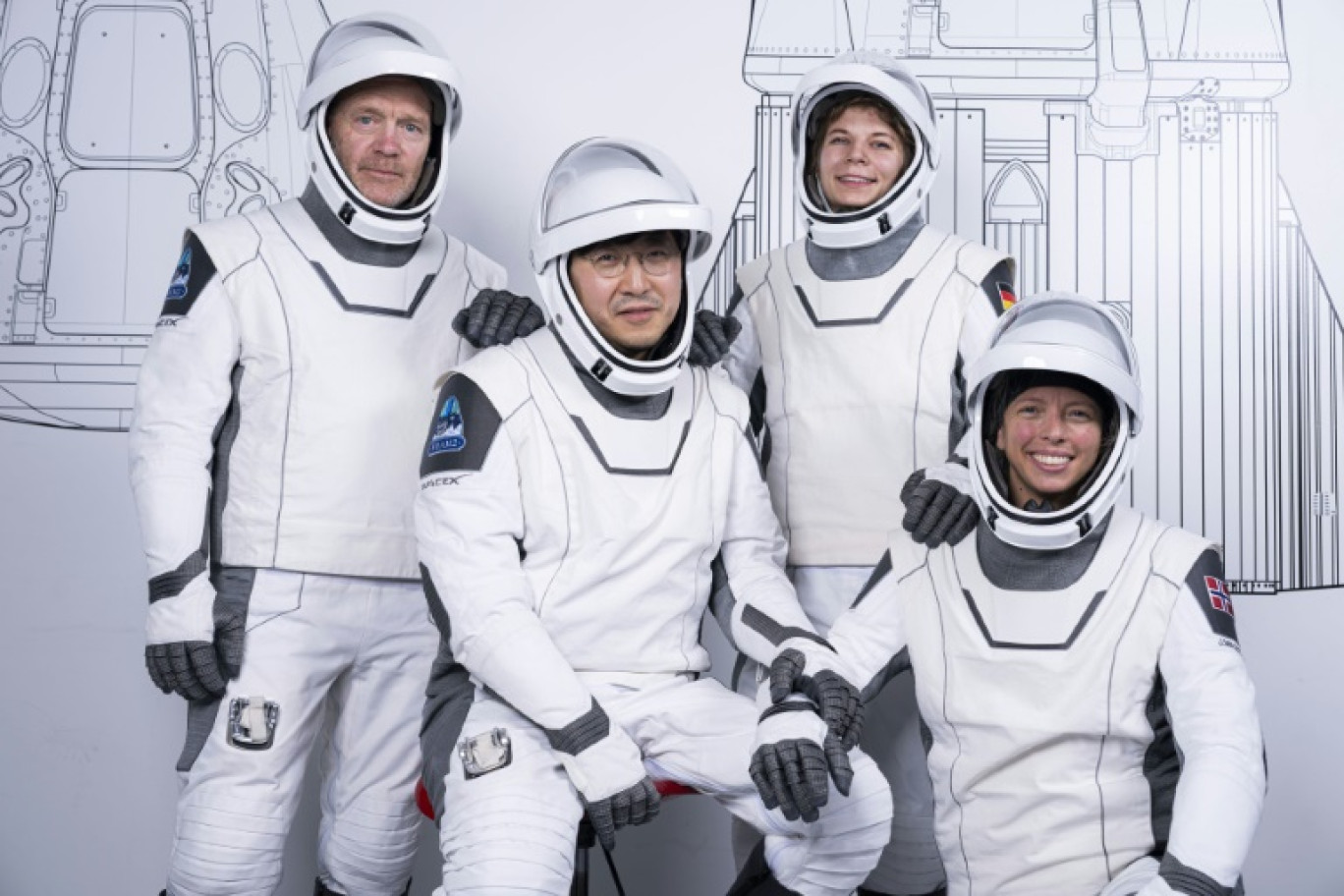 De gauche à droite dans cette photo distribuée par SpaceX Eric Philips, Chun Wang, Rabea Rogge et Jannicke Mikkelsen © Handout