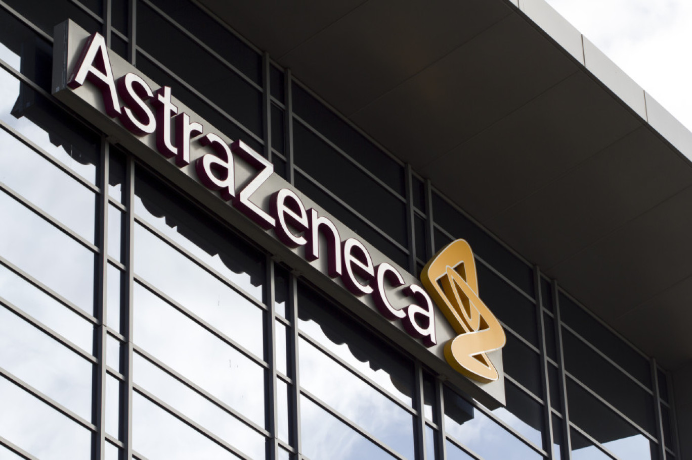 AstraZeneca annonce un investissement de 365 M€ pour l'extension de son site dunkerquois. © AFP