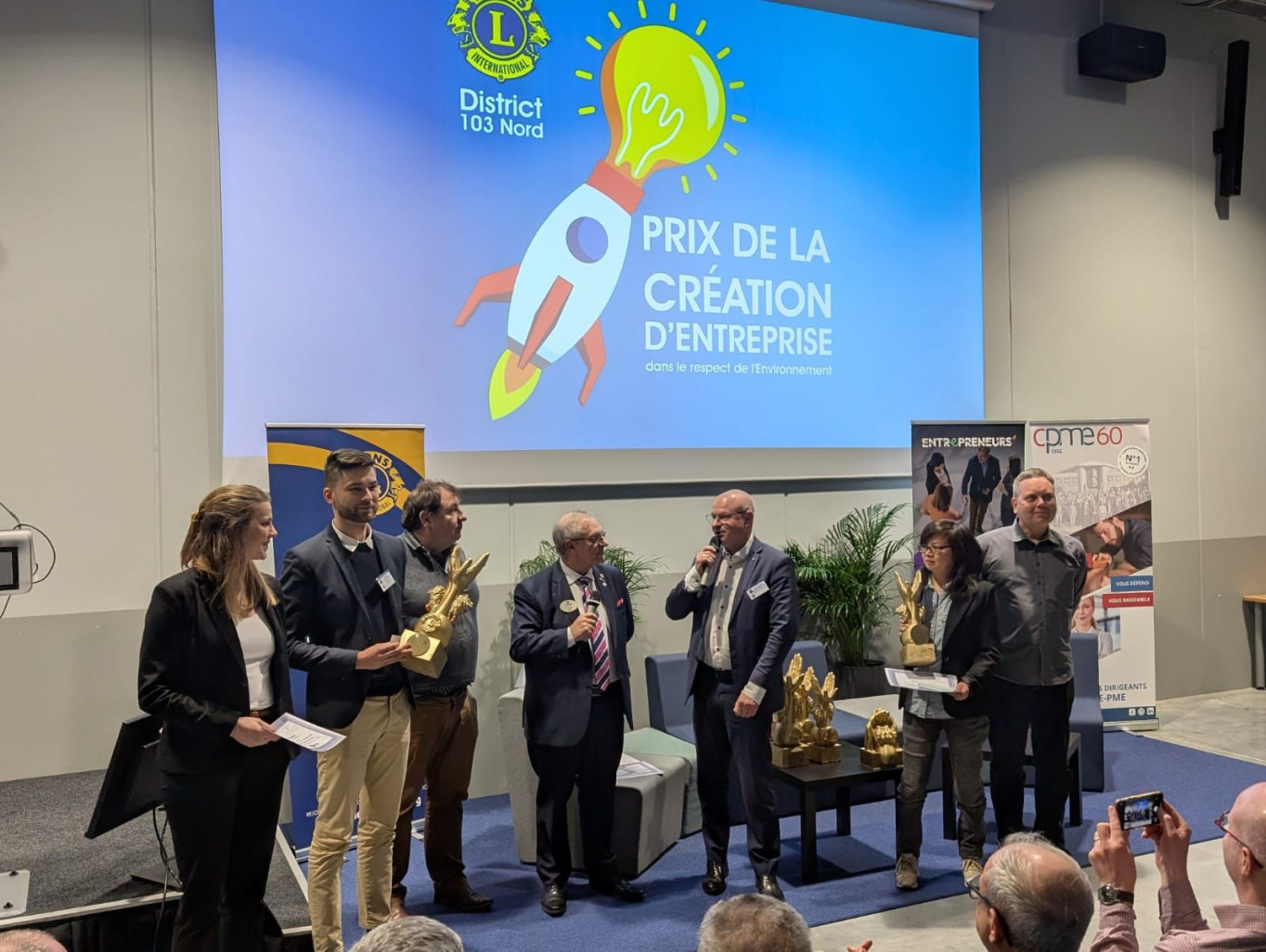 Bus Explorer décroche la 1ère place, de la catégorie « Société en création », du Prix de la Création d’Entreprise dans le respect de l’environnement, organisé par le District 103 Nord du Lions Clubs International. © Bus Explorer,