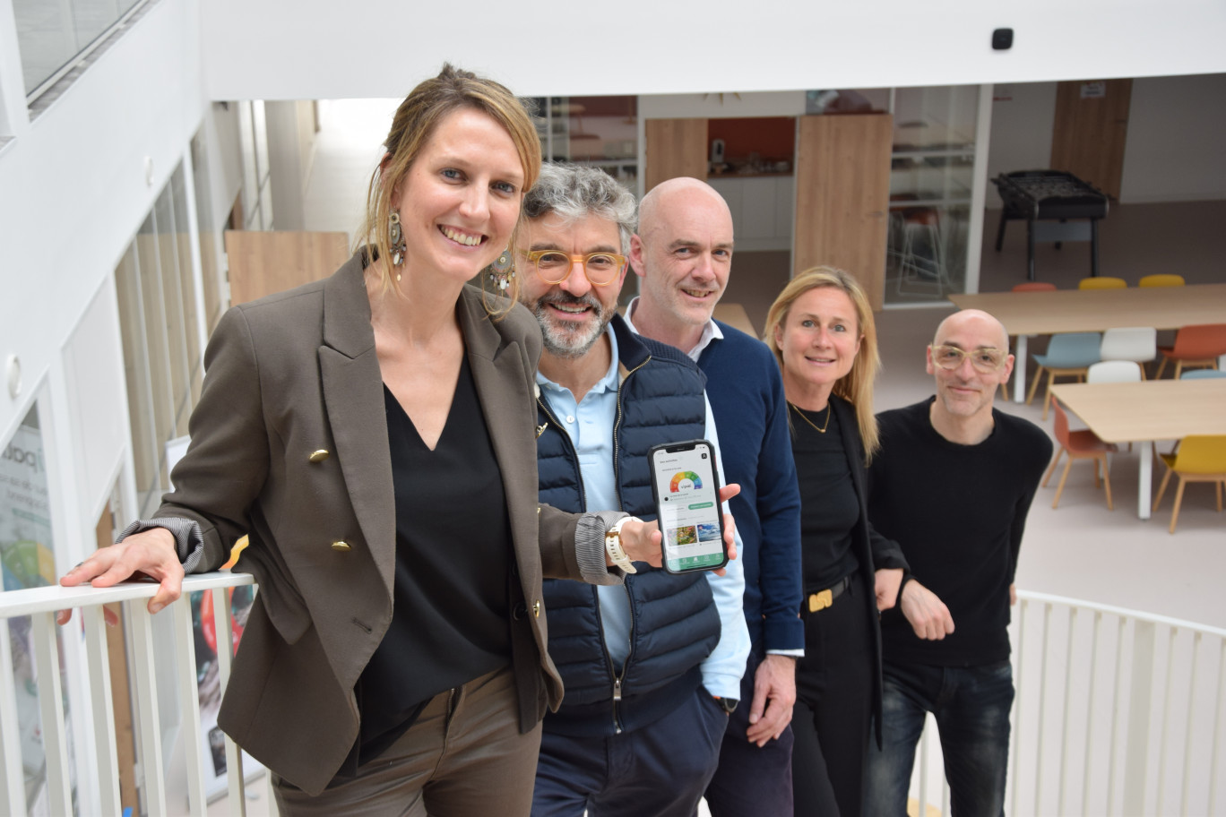 De gauche à droite, les co-fondateurs de la société Vipali : Cécile Annequin, directrice générale, Gilles Lechantre, président, Damien Monnot, directeur du comité scientifique, Charlotte Wattinne, directrice des opérations et du développement, et Alexandre Morel, directeur de l’Innovation.