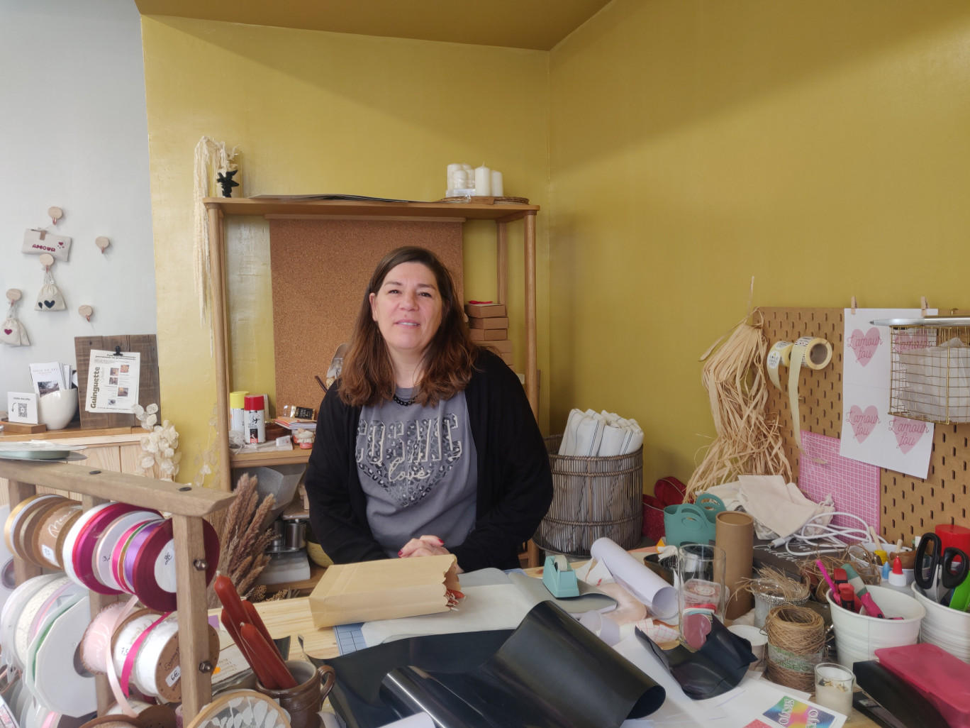 Véronique Philippot a ouvert sa boutique début novembre rue Chambiges. © Aletheia Press / D. La Phung