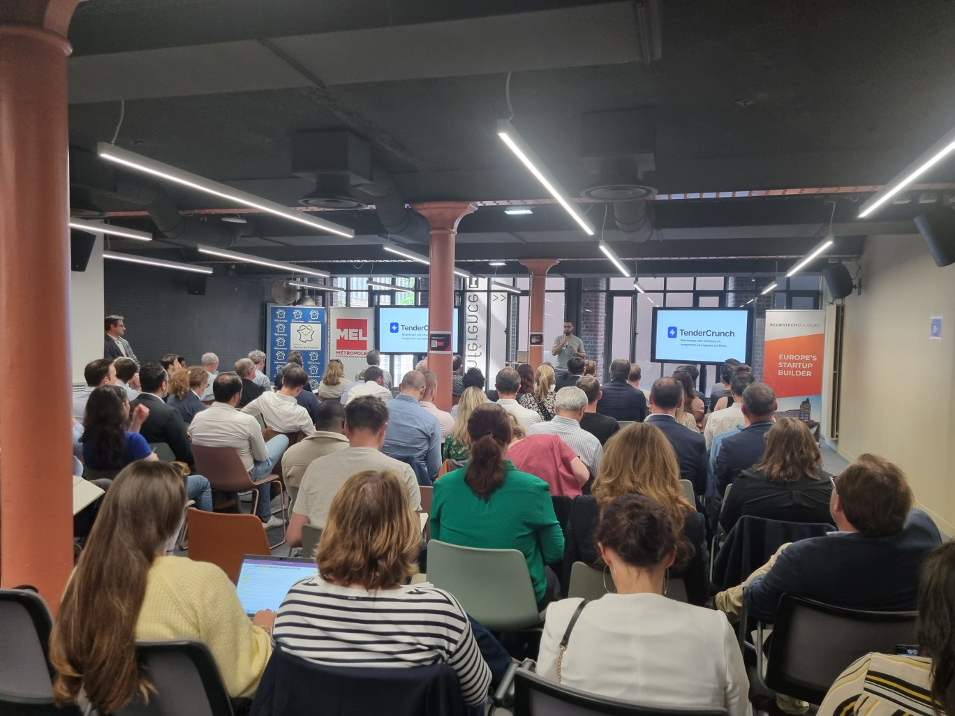 Plus d'une centaine de personnes, dont la moitié d'investisseurs, étaient présents à EuraTechnologies pour écouter les start-ups. 