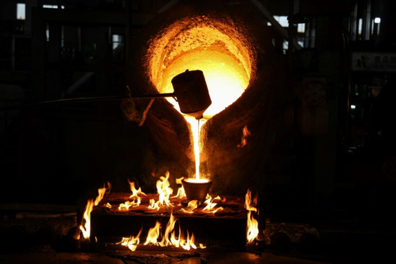 Des ouvriers dans une usine de pièces pour moteurs à Binzhou, en Chine, le 14 mars 2025 © STR