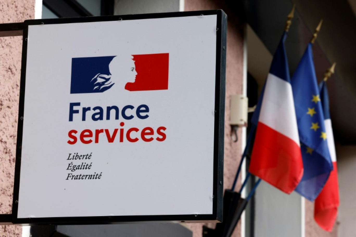 ONG, syndicats, et associations lancent une campagne pour défendre les services publics © Ludovic MARIN