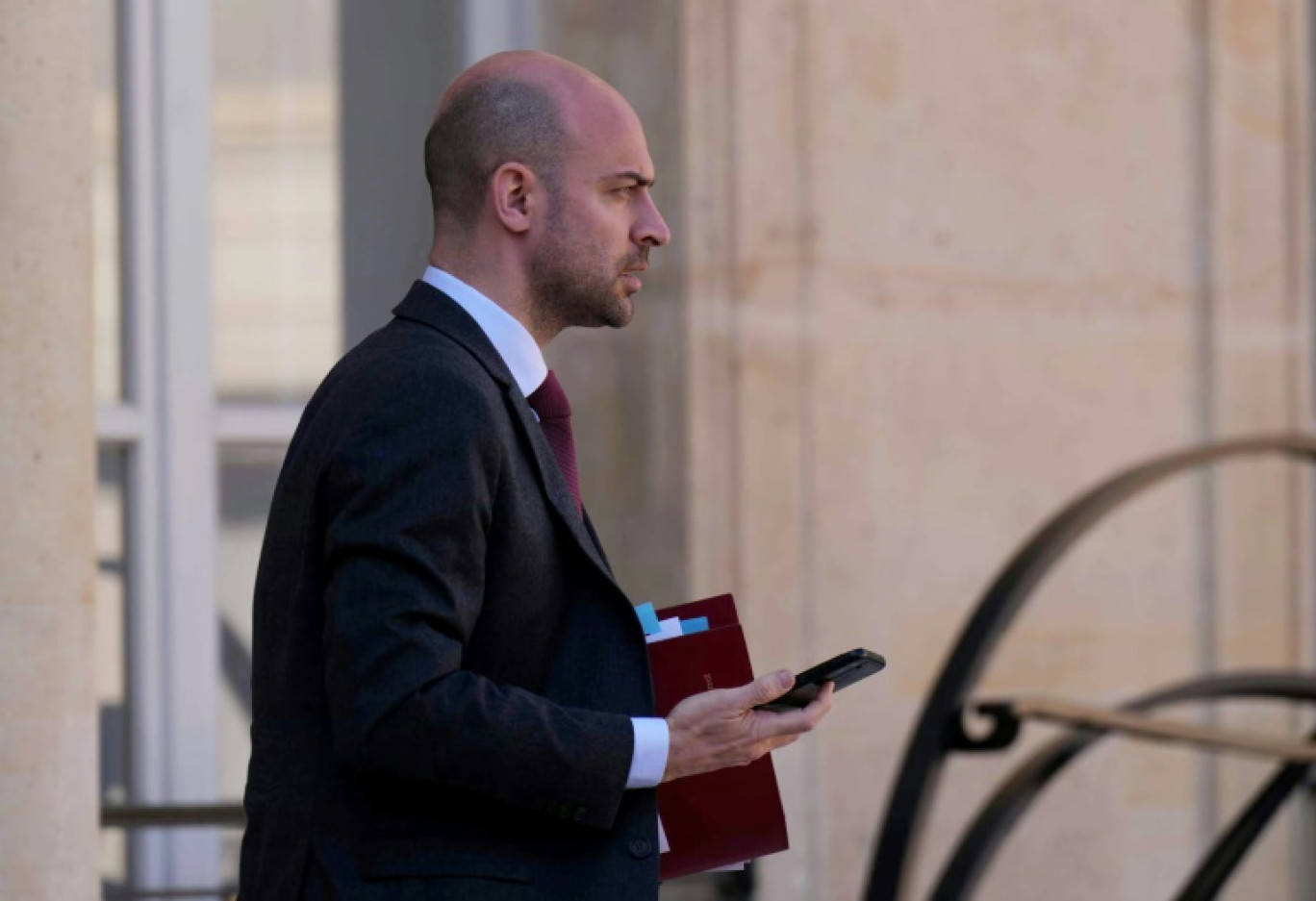 Une banderole appelant à la libération de l'écrivain franco-algérien Boualem Sansal à Béziers, dans le sud de la France, le 26 mars 2025 © GABRIEL BOUYS