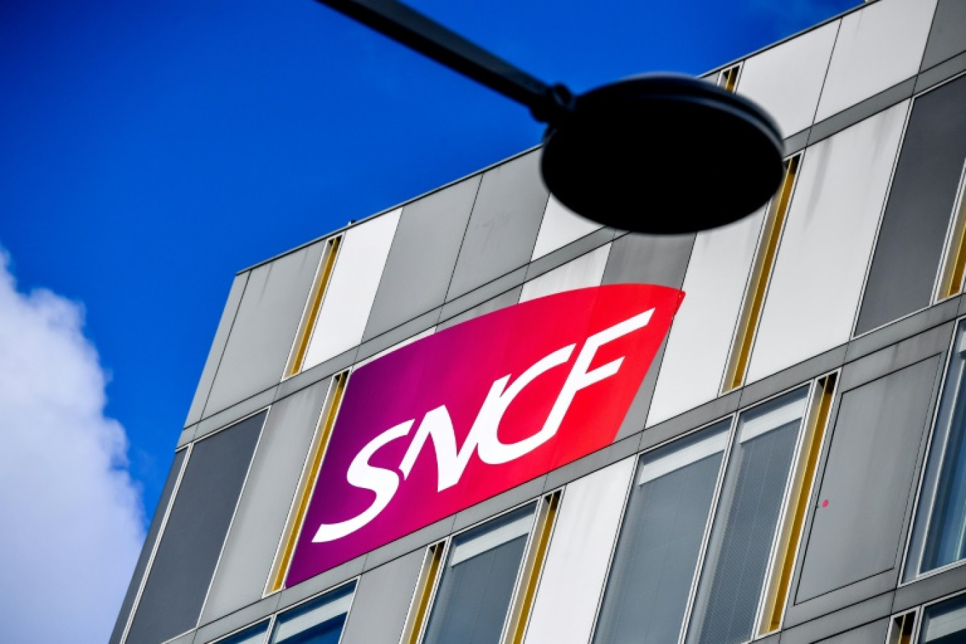 SUD-Rail appelle les contrôleurs de TGV à se mettre en grève les vendredi 9, samedi 10 et dimanche 11 mai, en plein week-end de pont du 8-Mai © PHILIPPE HUGUEN