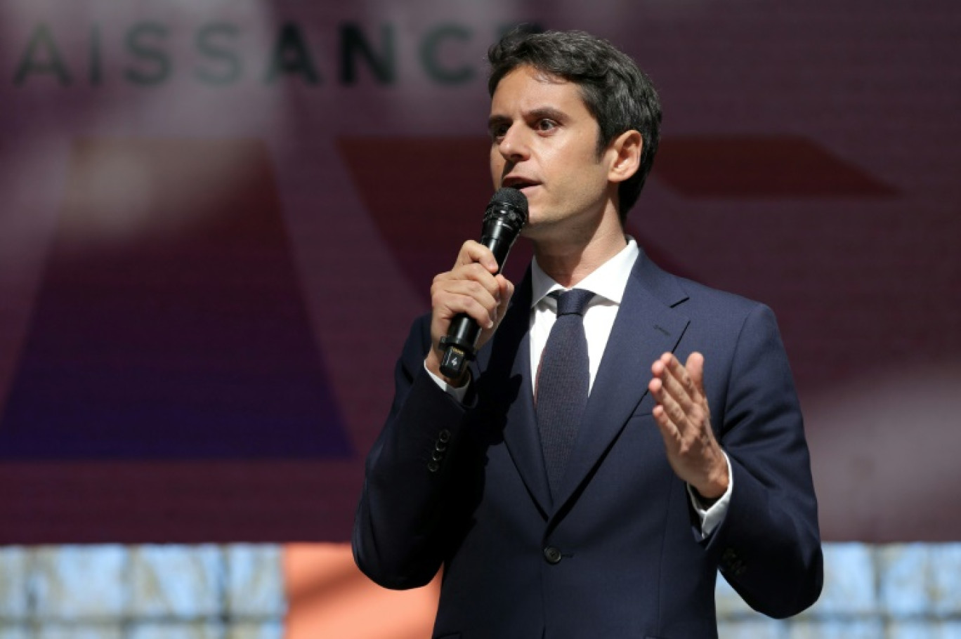 Le secrétaire général de Renaissance, Gabriel Attal, lors d'un meeting du parti à la Cité du cinéma à Saint-Denis, au nord de Paris, le 6 avril 2025 © Thomas SAMSON