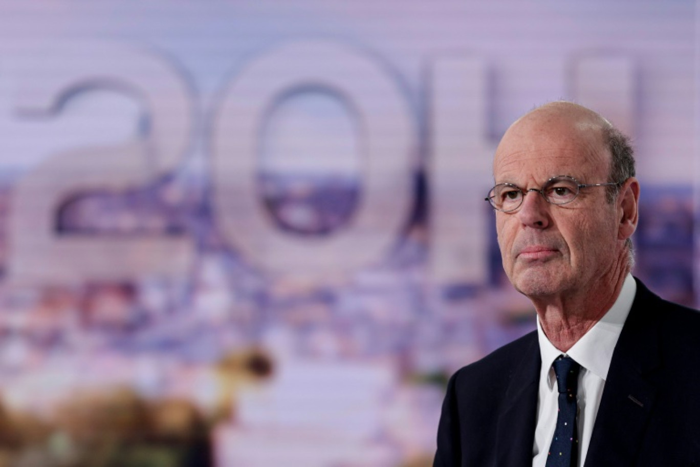 Le ministre de l'Economie Eric Lombard sur le plateau du journal de 20H sur TF1, le 9 avril 2025 à Boulogne-Billancourt, près de Paris © STEPHANE DE SAKUTIN