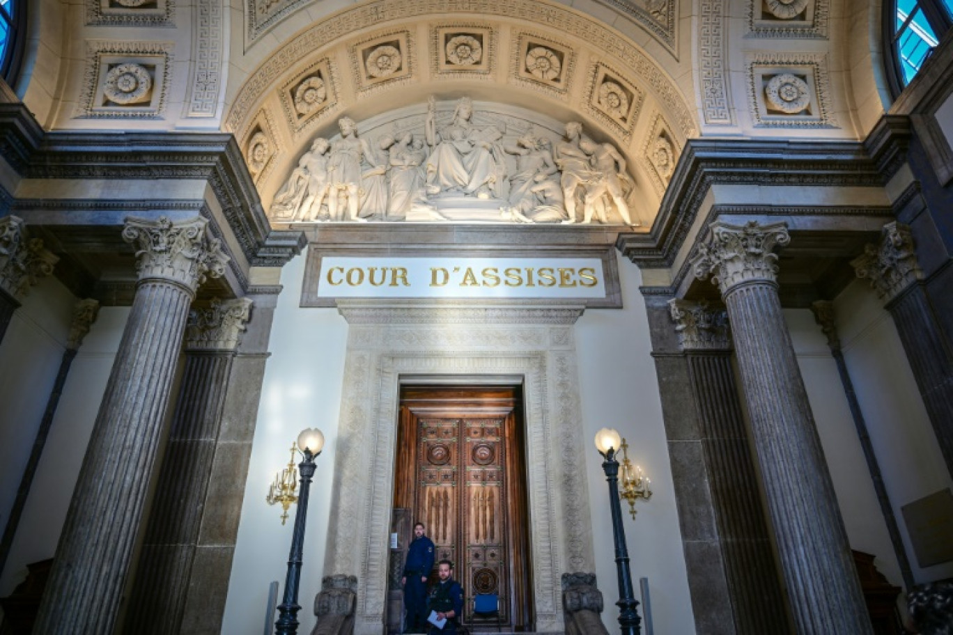 L'entrée de la Cour d'assises où s'est déroulé le  procès d'une ancienne employée de crèche poursuivie pour meurtre sur mineur, le 1er avril 2025 à Lyon, dans le Rhône © OLIVIER CHASSIGNOLE