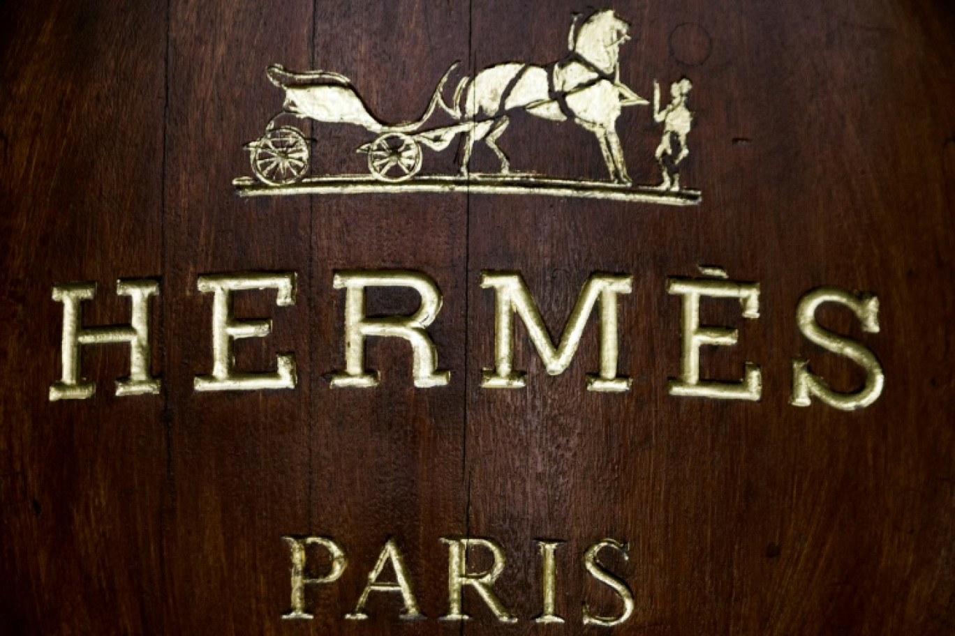Hermès est devenue  première capitalisation boursière du CAC 40 mais également la troisième européenne, juste derrière l'éditeur allemand de logiciels SAP et le géant pharmaceutique danois Novo Nordisk. © Joël SAGET