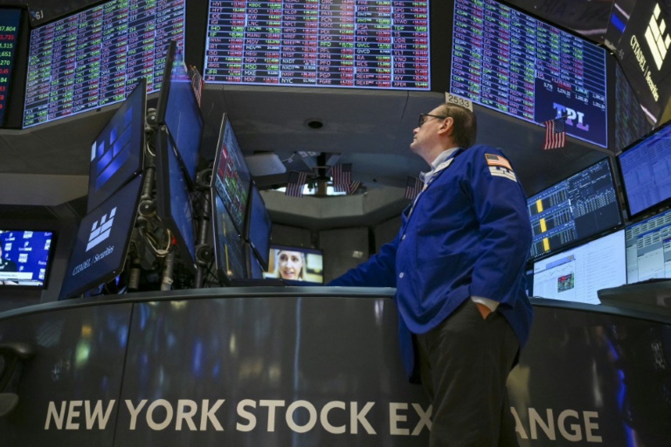 Les Bourses mondiales ont globalement terminé dans le vert mardi 22 avril, soutenues par la hausse des indices à Wall Street © ANGELA WEISS