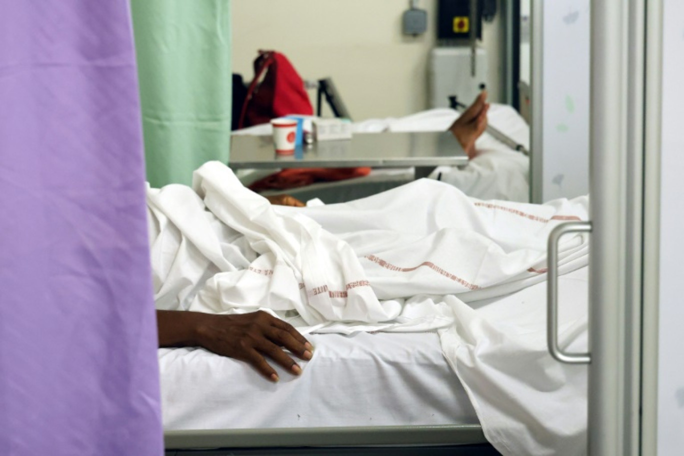 Des patients atteints du chikungunya hospitalisés à Saint Paul, à La Réunion, le 10 avril 2025 © Richard BOUHET