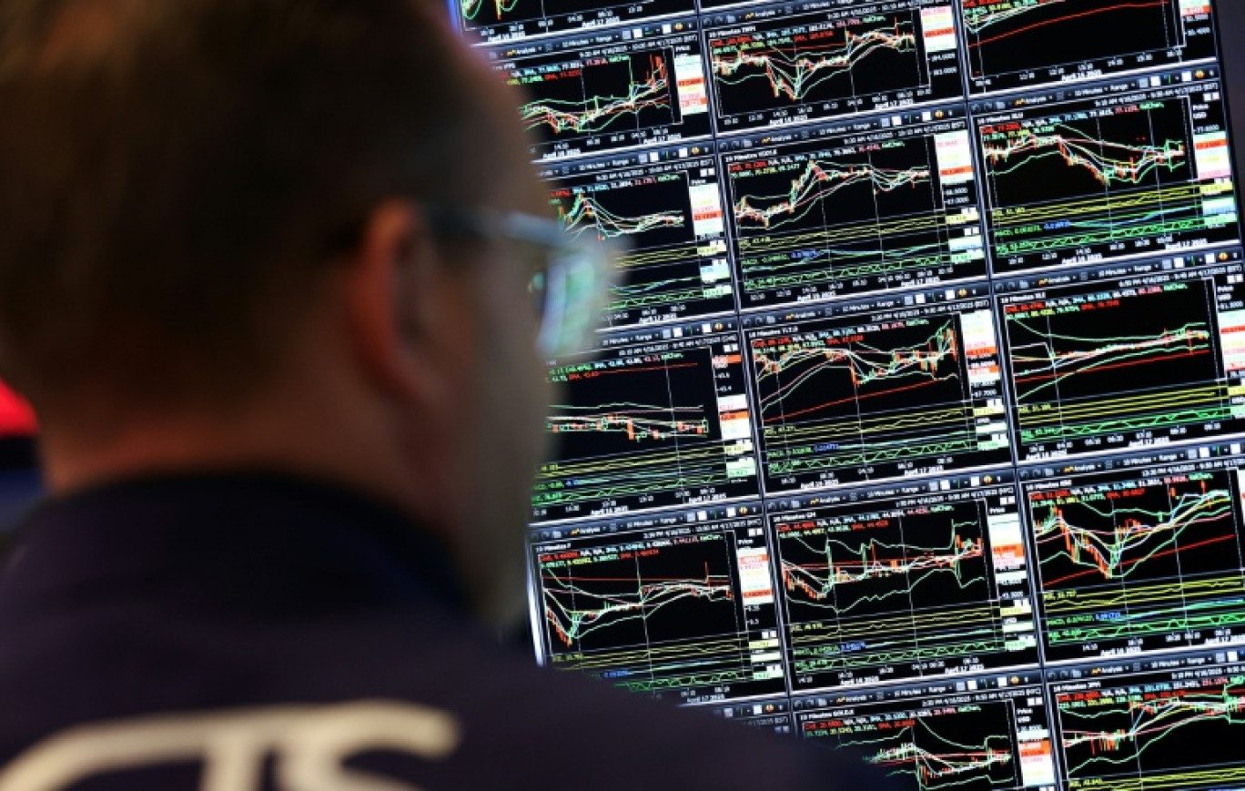 Un opérateur à la Bourse de New York, le 17 avril 2025. © TIMOTHY A. CLARY