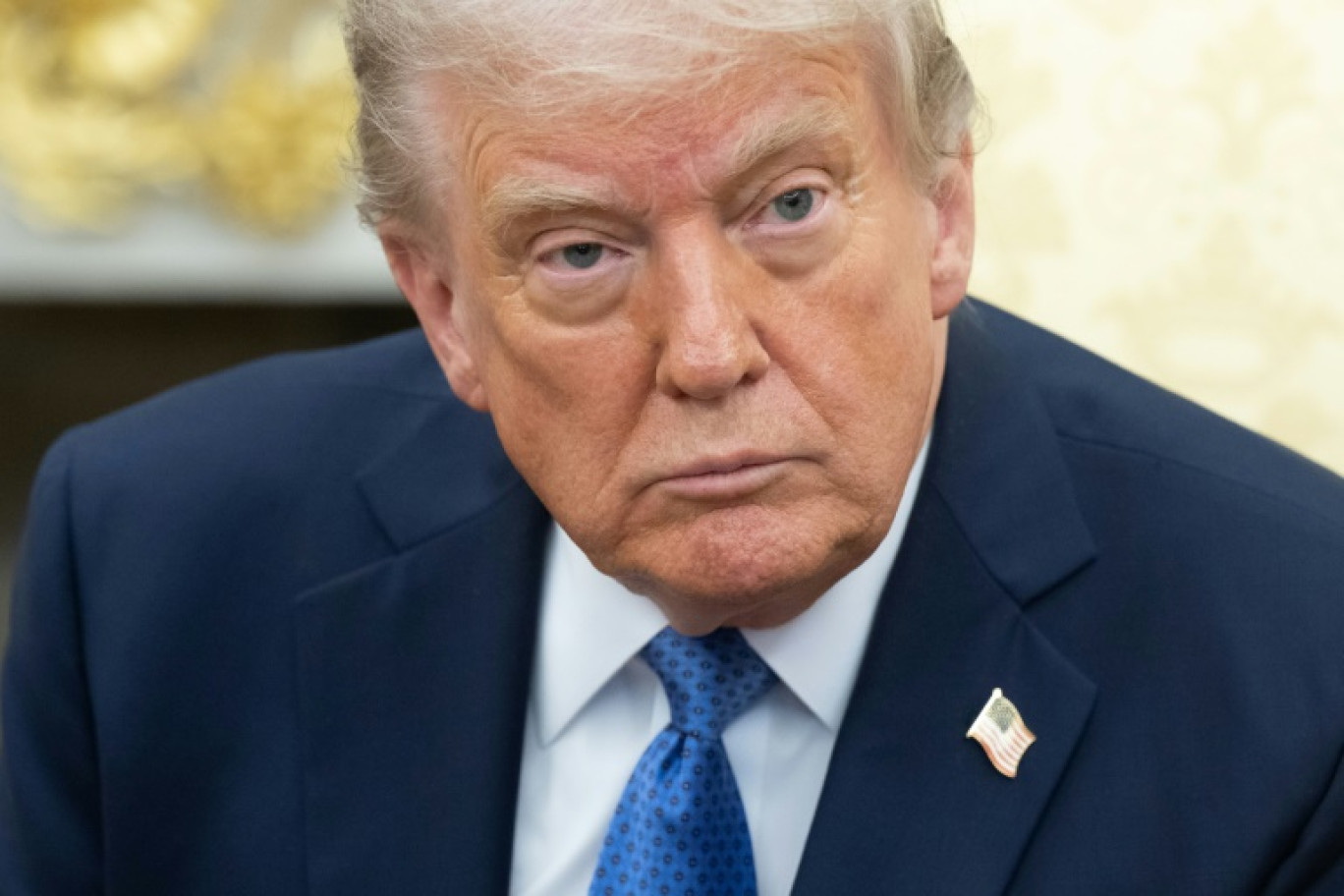 Le président américain Donald Trump lors d'une réunion dans le bureau ovale de la Maison Blanche à Washington, le 24 avril 2025 © SAUL LOEB
