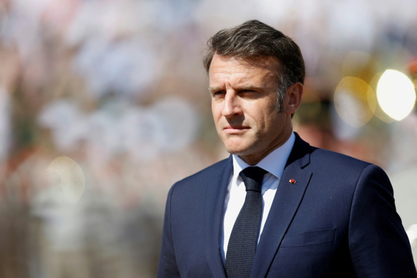 Le président français Emmanuel Macron passe en revue les troupes lors de la cérémonie commémorant la bataille de Camerone en 1863, le 30 avril 2025 à Aubagne (Bouches-du-Rhône) © Manon Cruz