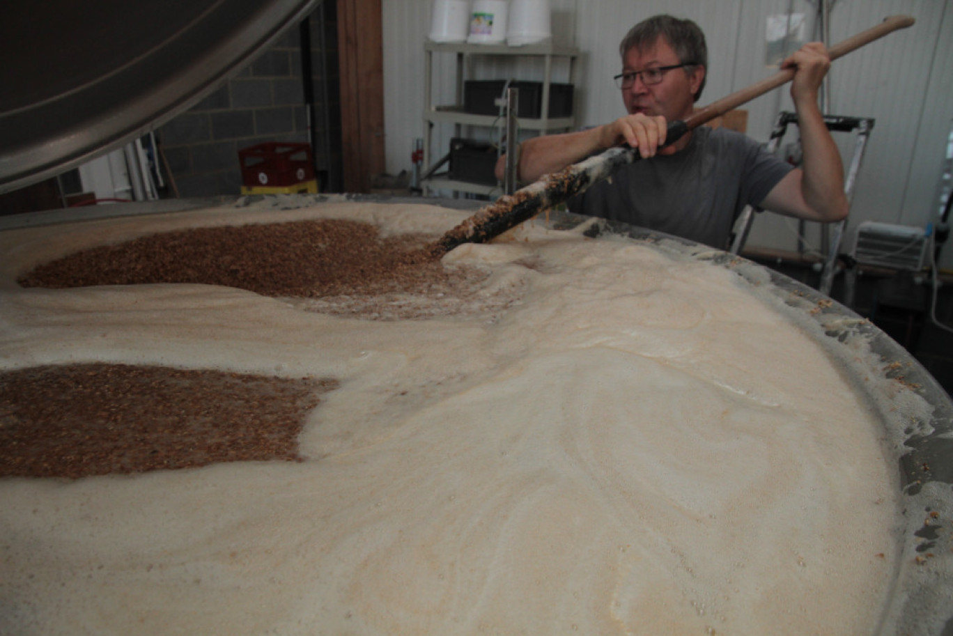 Le brasseur Philippe Descamps innove et créé sa propre bière blanche. © Brasserie de Thiérache