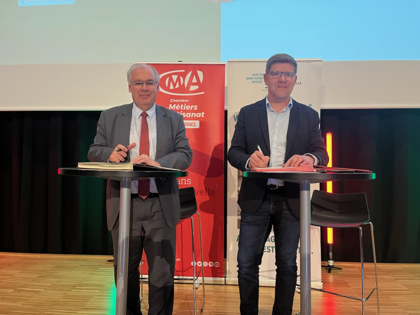 Gabriel Hollander, Président du Crédit Agricole Nord de France et Laurent Rigaud, Président de la CMA Hauts-de-France, lors de la signature du partenariat.