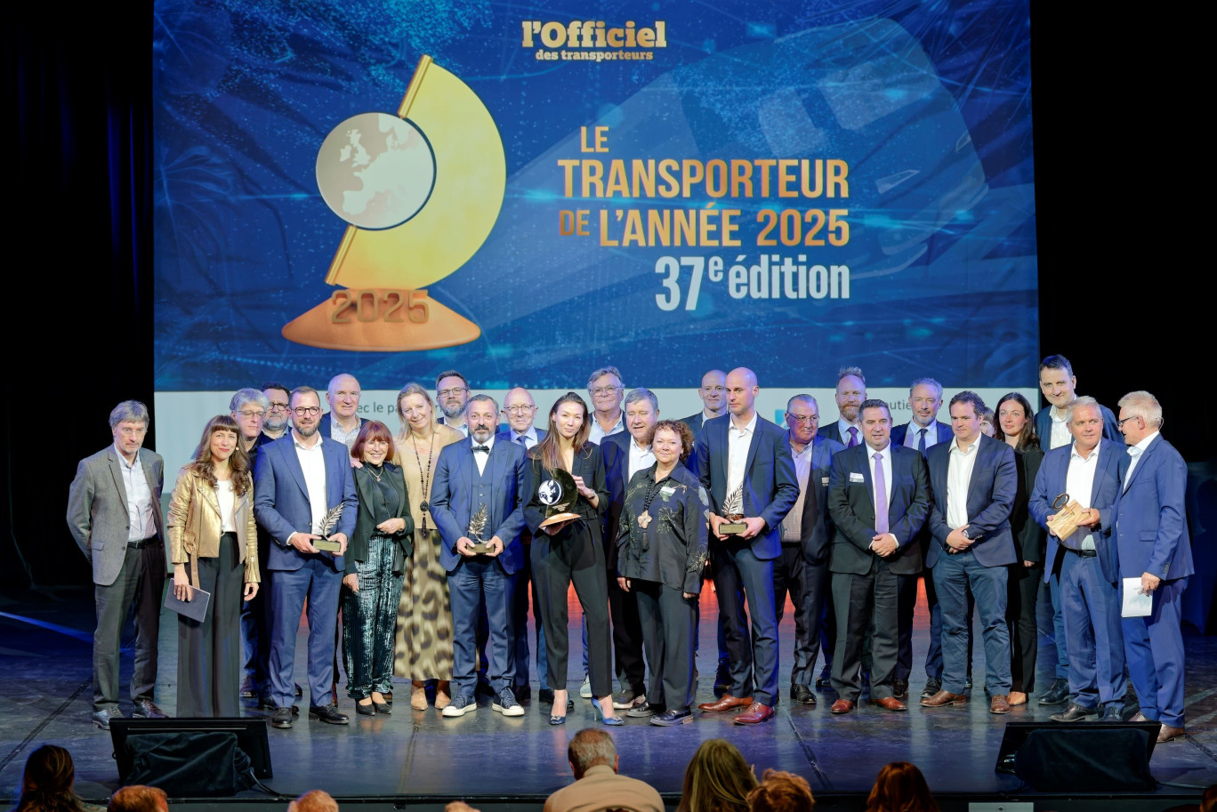 © Transport Quil. Les Transports Quil de Bois-de-Haye viennent d’être élus «Transporteur de l’année 2025» fin mars à Paris.