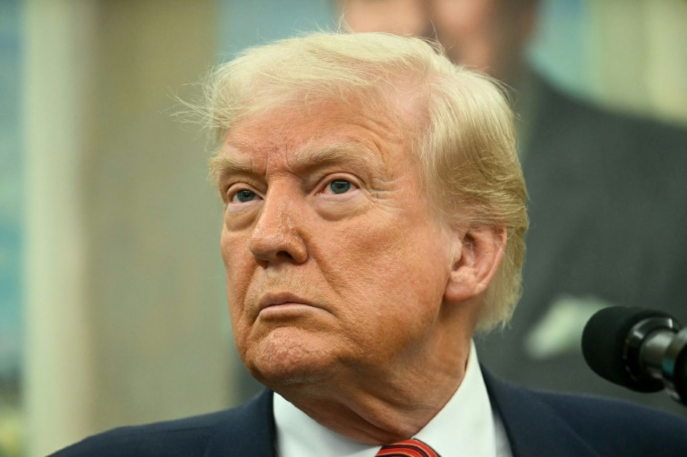 Le président américain Donald Trump s'exprime lors d'une cérémonie de prestation de serment à la Maison Blanche, à Washington, le 7 mai 2025 © Jim WATSON