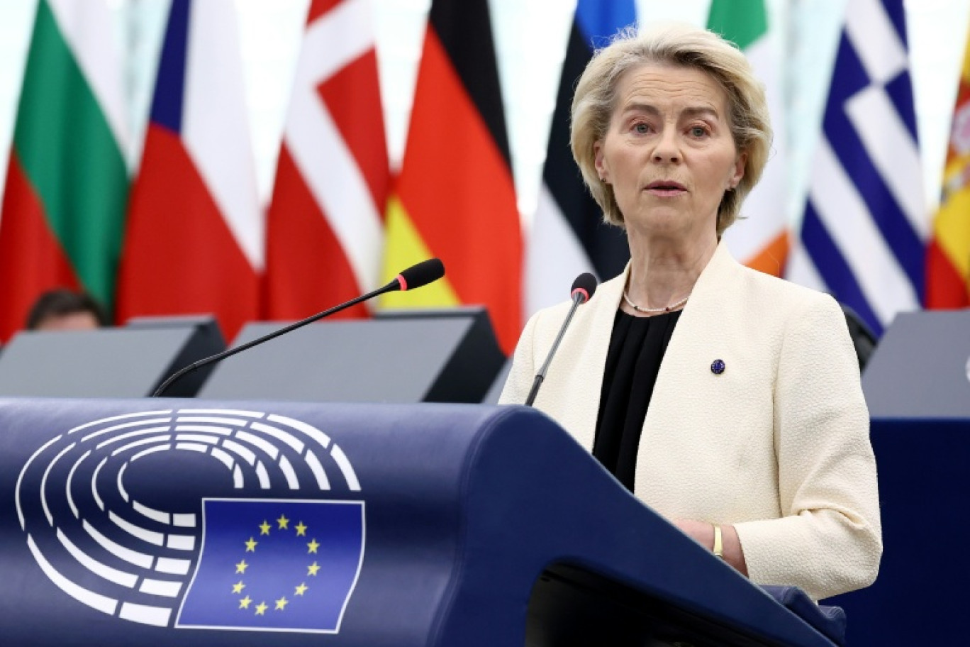 La présidente de la Commission européenne Ursula von der Leyen s'exprime devant le Parlement européen à Strasbourg le 7 mai 2025 © FREDERICK FLORIN
