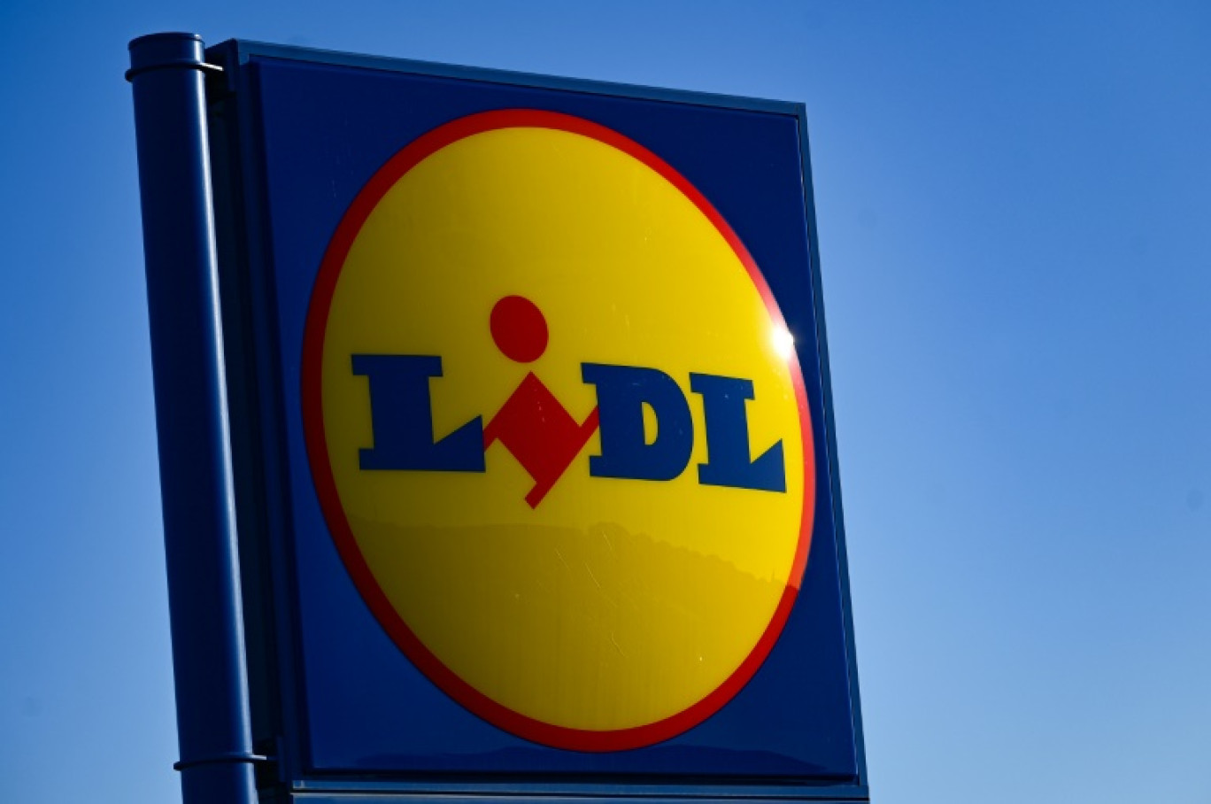 Logo du groupe de distribution allemand Lidl, le 30 mars 2025 dans le sud de la France © GABRIEL BOUYS