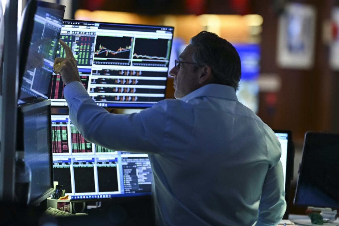 Un opérateur à la Bourse de New York le 12 mai 2025. © ANGELA WEISS