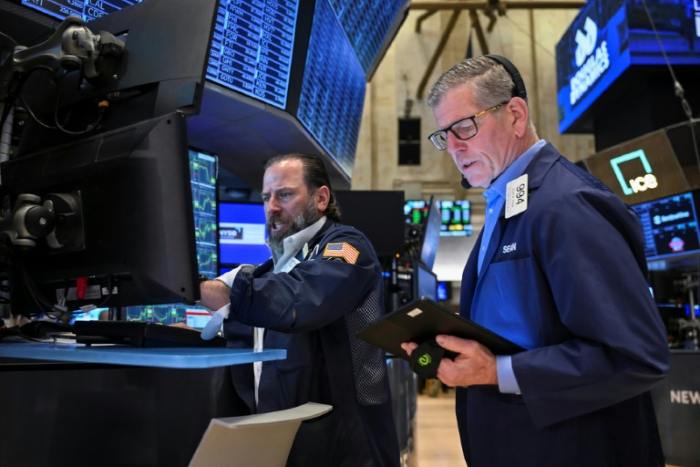 Des opérateurs à la Bourse de New York le 12 mai 2025. © ANGELA WEISS