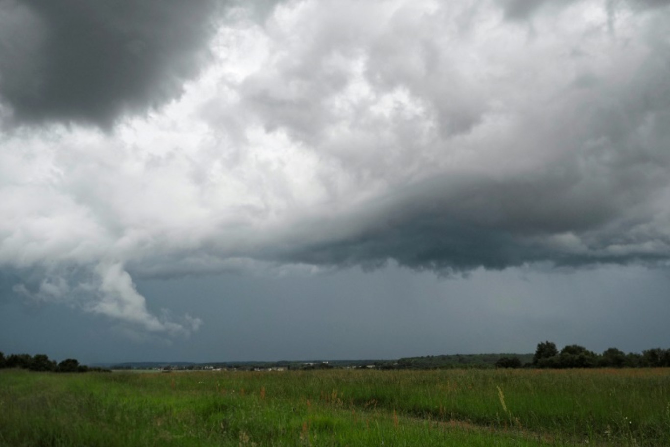 Météo-France a annoncé le passage de onze départements du sud-ouest de la France en vigilance orange à partir de lundi après-midi en raison d'un "épisode pluvio-orageux marqué" © GUILLAUME SOUVANT