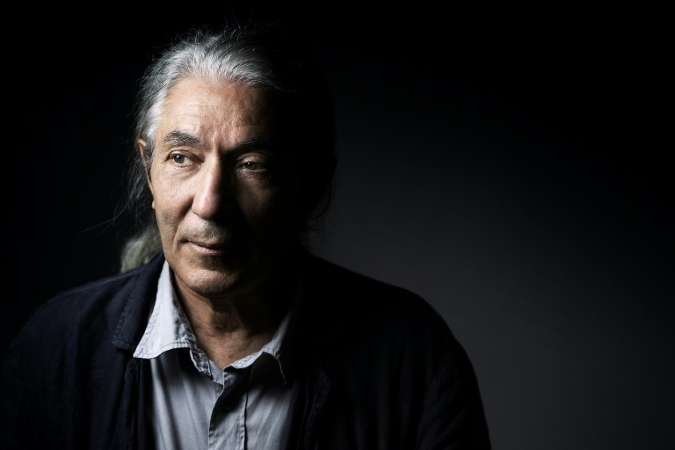 L'écrivain franco-algérien Boualem Sansal pose à Paris le 4 septembre 2015 © Joël SAGET