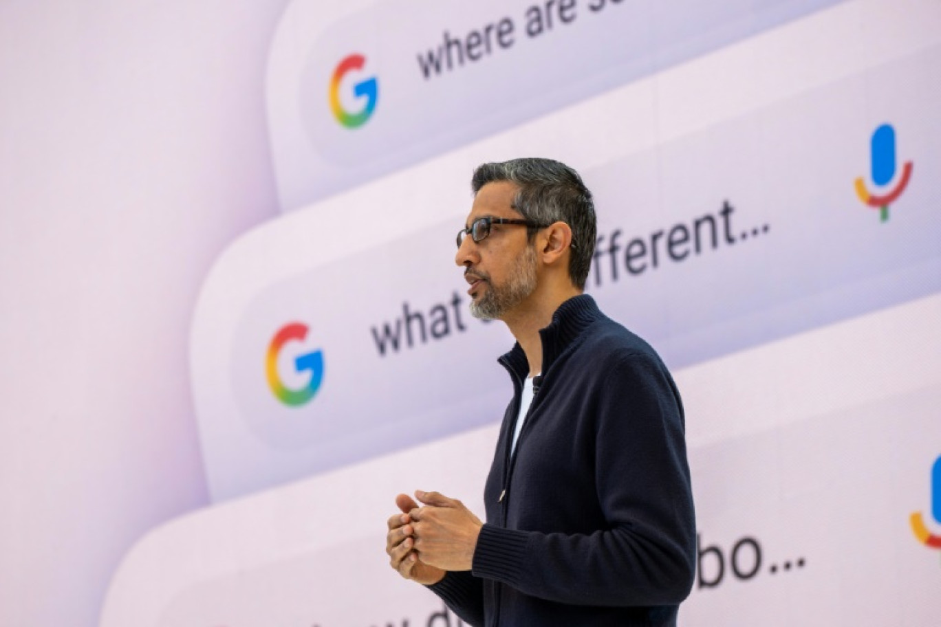 Le patron de Google Sundar Pichai s'adresse au public lors de la conférence annuelle du groupe pour les développeurs à Mountain View, en Californie, le 20 mai 2025. © Camille Cohen