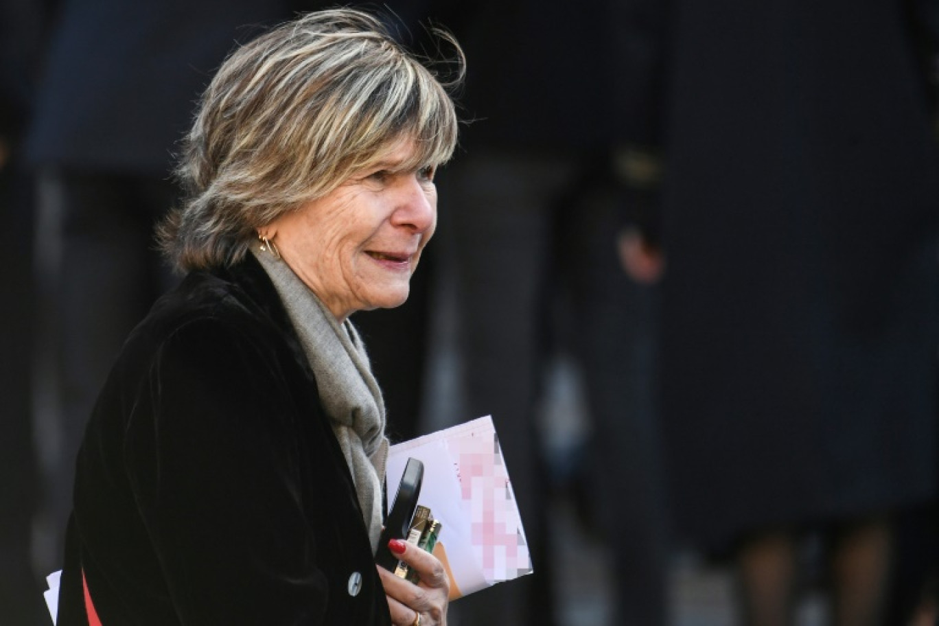 Michèle dite "Mimi" Marchand, soupçonnée de chantage à l'encontre de Karine Le Marchand, arrive au palais de justice de Paris le 26 mai 2025 pour son procès © LEO VIGNAL