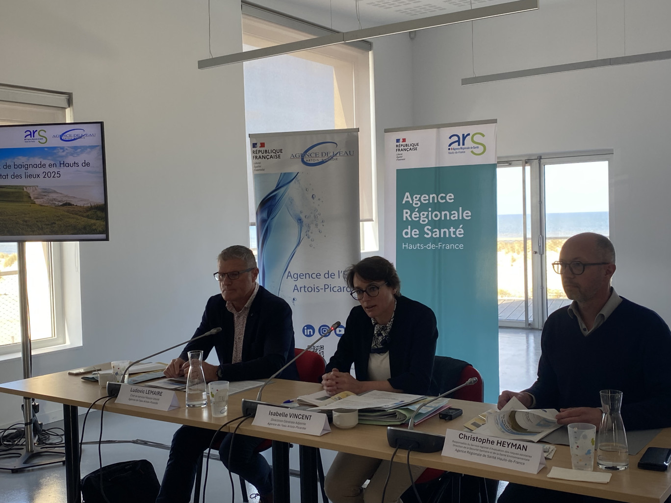 Ludovic Lemaire, Isabelle Vincent et Christophe Heyman ont présenté le classement des eaux de baignade à Fort-Mahon.