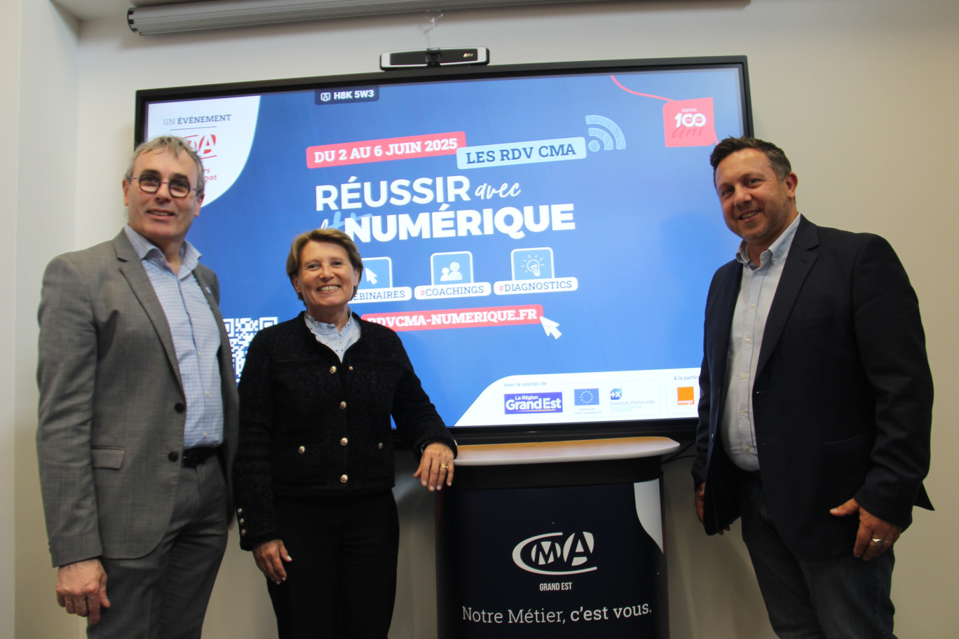 © Emmanuel Varrier. Christophe Richard, président de la CMA Grand Est, Patricia Lecoq, déléguée régionale Lorraine Champagne Ardenne d’Orange et Bruno Minutiello, conseiller régional délégué à l’artisanat et à l’économie sociale et solidaire à la Région Grand Est lors de l’annonce de l’événement Réussir avec le numérique annoncé du 2 au 6 juin.